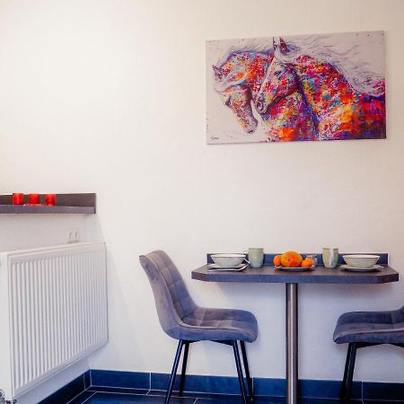 Münstermaifeld Moderne Ferienwohnung Black Beauty Auf Idyllischem Reiterhof Naehe Burg Eltz מראה חיצוני תמונה